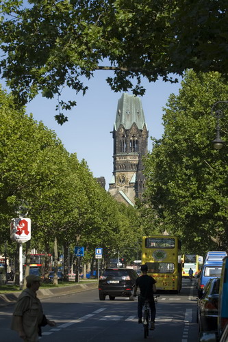 Kurfürstendamm und Kaiser-Wilhelm-Gedächtniskirche (© visitBerlin, Foto: Wolfgang Scholvien)