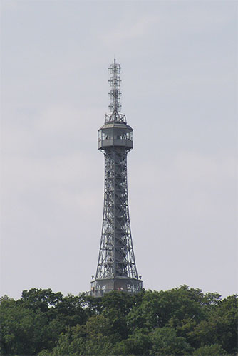 Rozhledna-Aussichtsturm auf dem Petrin-Hügel (© Tobias Matkowitz)