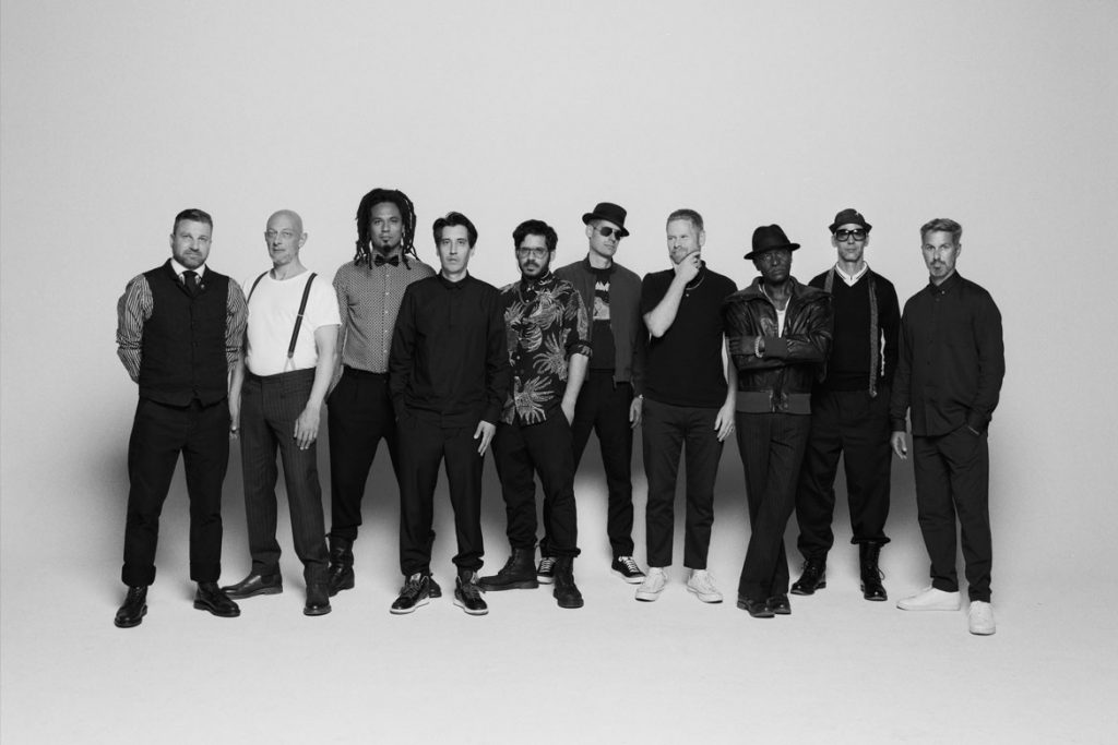 Seeed (© Erik Weiss)