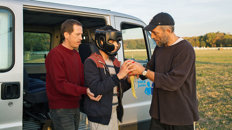 "Alles außer gewöhnlich" Szenenbild (© 2019 PROKINO Filmverleih GmbH / Carole Bethuel)