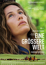 "Eine größere Welt" Filmplakat (© MFA+ FilmDistribution)