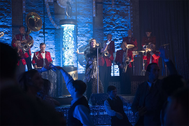 BABYLON BERLIN - Meret Becker & MEUTE (© Frédéric Batier)