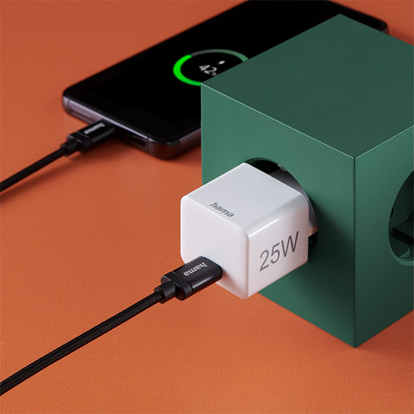 Hama USB-C-Mini-Schnellladegerät 25 Watt (© Hama)