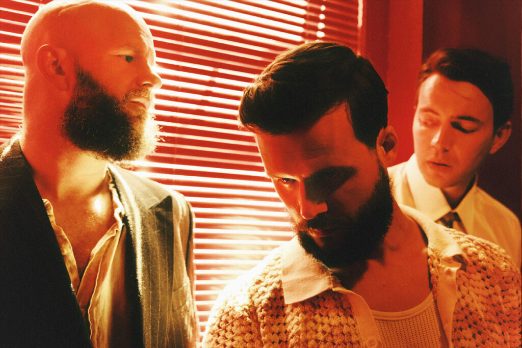 White Lies (© Jono White)