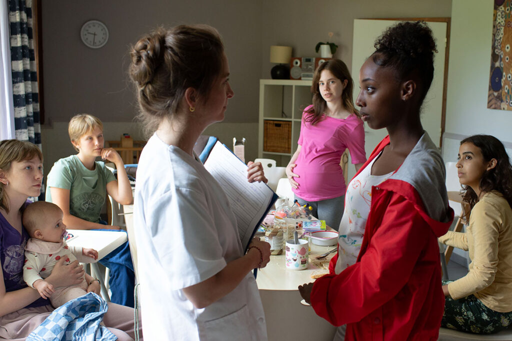 "Jeunes Mères – Junge Mütter" Szenenbild (© Christine Plenus)