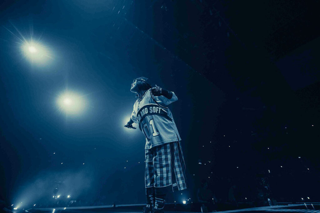 "Billie Eilish – Hit Me Hard and Soft: The Tour (Live in 3D)" Szenenbild (© Henry Hwu)